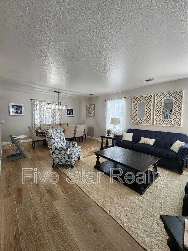 2489 De Beers Ct - Photo 5 of 35