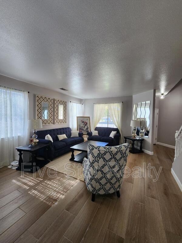 2489 De Beers Ct - Photo 6 of 35