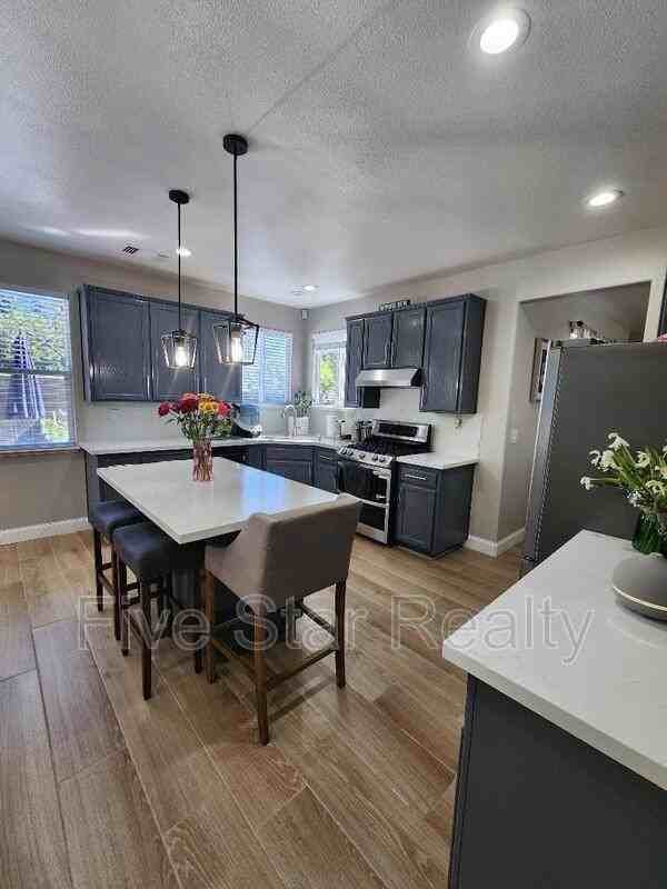 2489 De Beers Ct - Photo 7 of 35