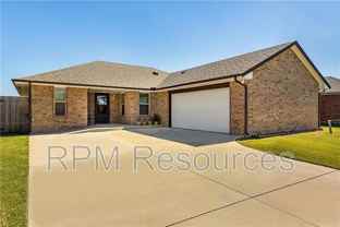 8024 Nw 74th St - Photo 1 of 1