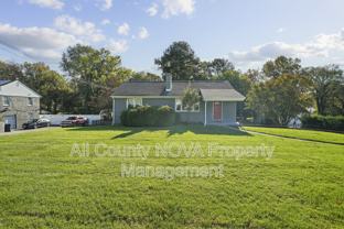 4605 Henderson Rd - Photo 1 of 1