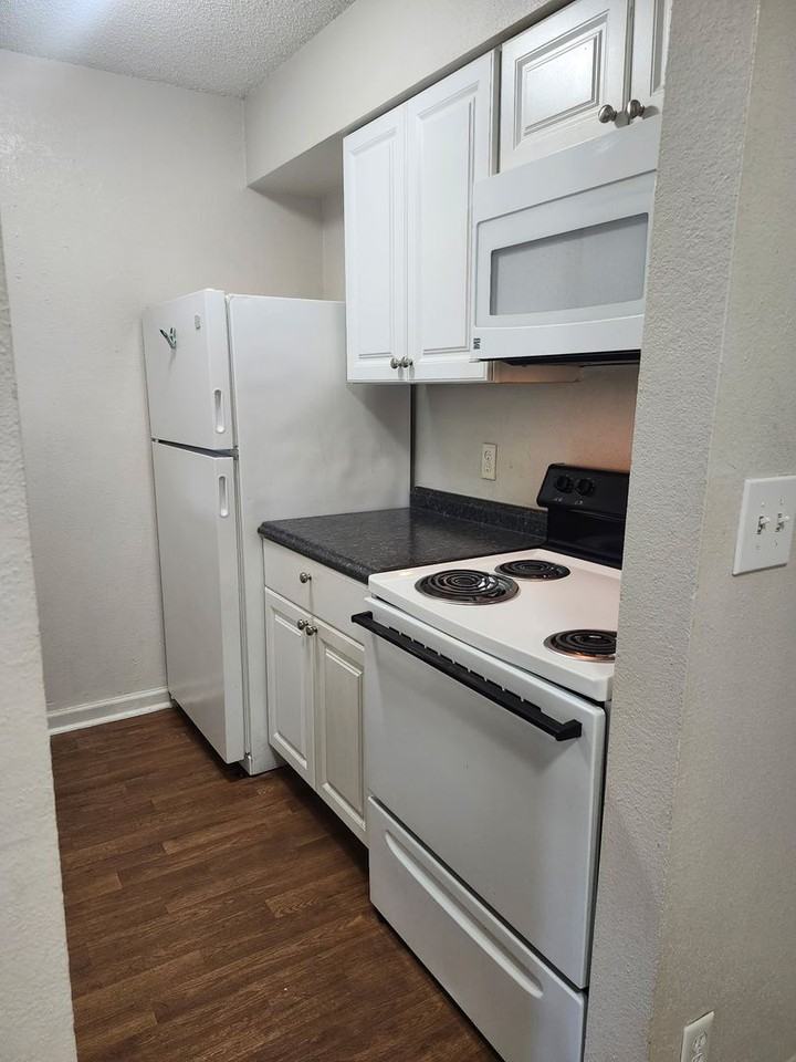 2401 E 55th Pl #19 - Photo 2 of 12