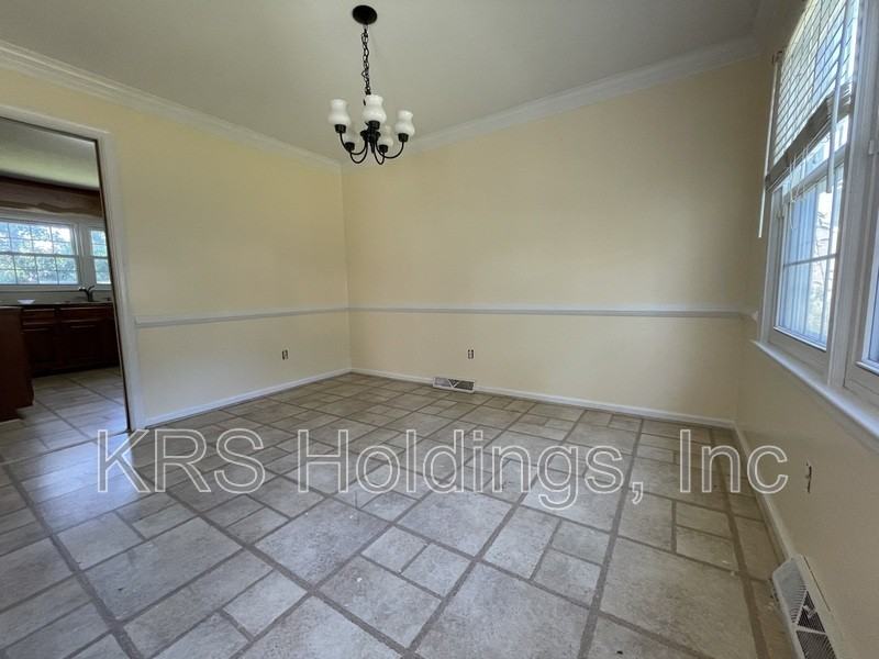 6 Colgate Cir - Photo 4 of 17