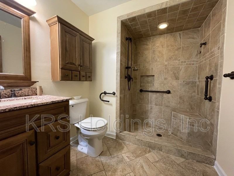 6 Colgate Cir - Photo 5 of 17