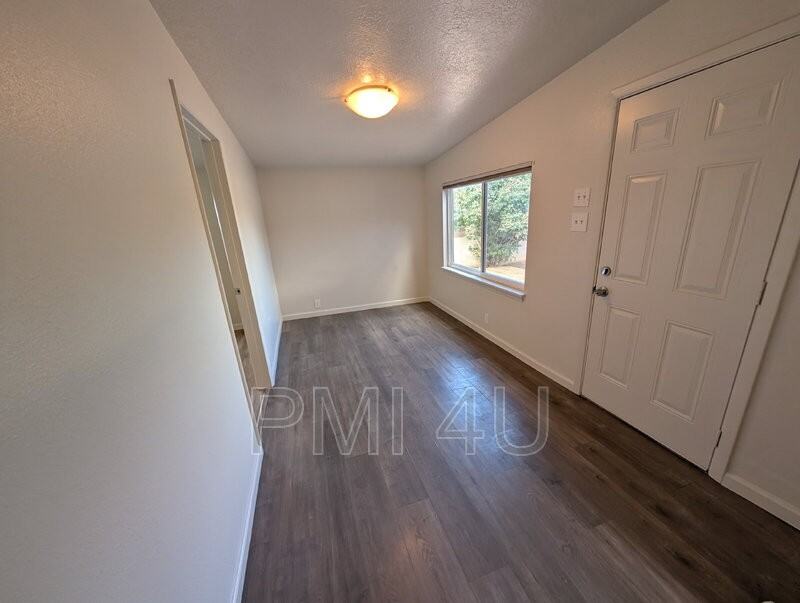 6200 Prairie Road Northeast #A - Photo 4 of 24