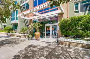 featured image of 300 W Beech St #2