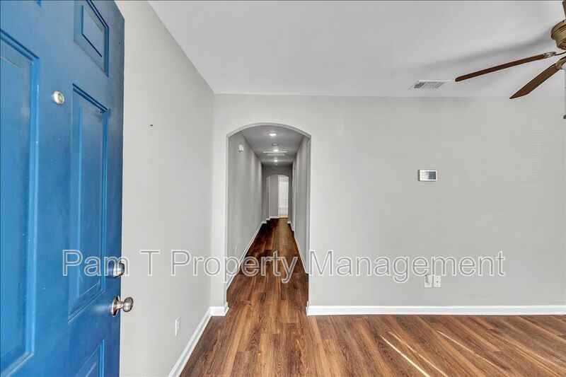 1024 W 39th St - Photo 4 of 21