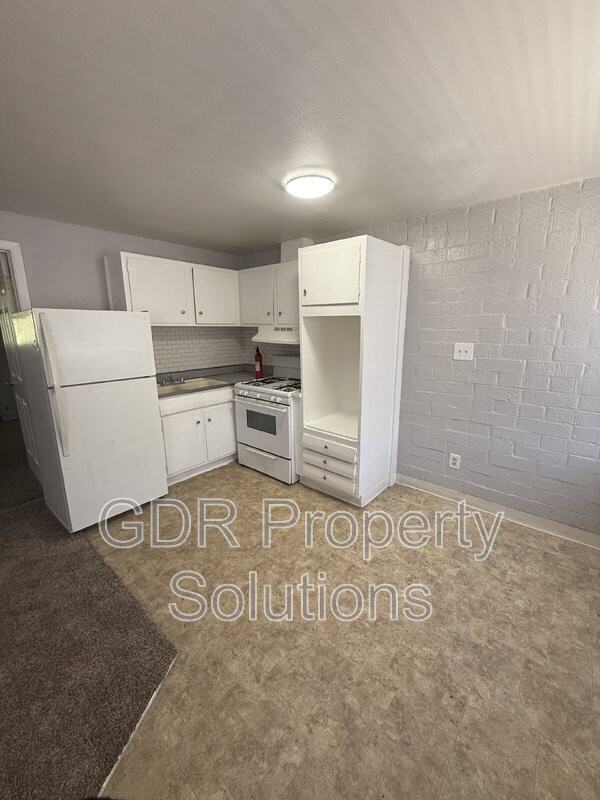 1200 Coal Ave Sw #10 - Photo 3 of 24