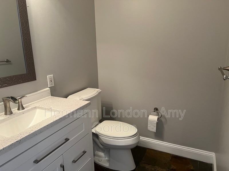 1714 S Tucker Blvd #B - Photo 7 of 17