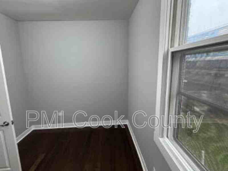 1950 S Trumbull Ave #1 - Photo 7 of 22