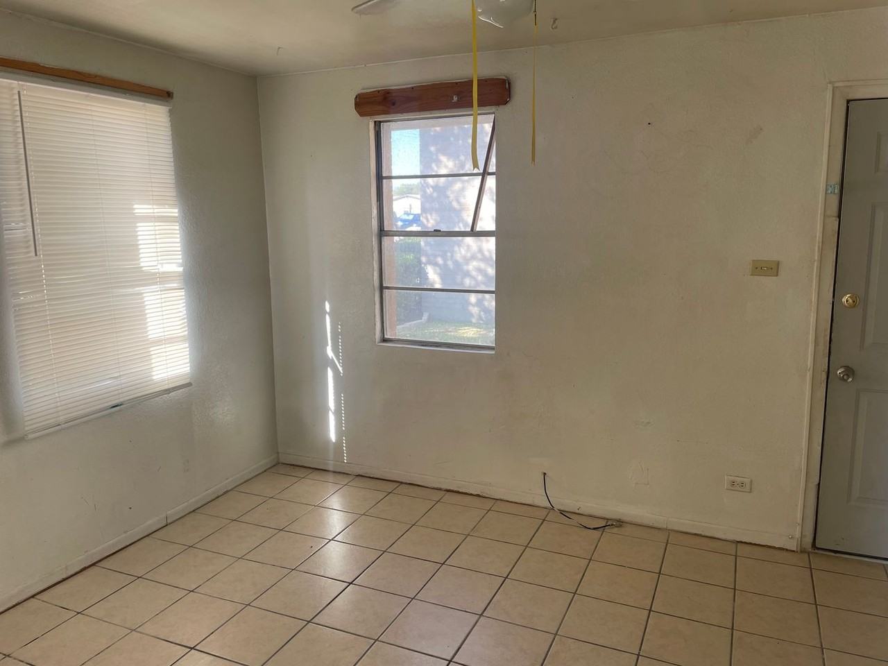 103 W Dove Ln - Photo 3 of 6