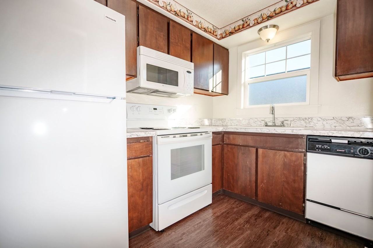 525-Monmouth Villas - Photo 3 of 26