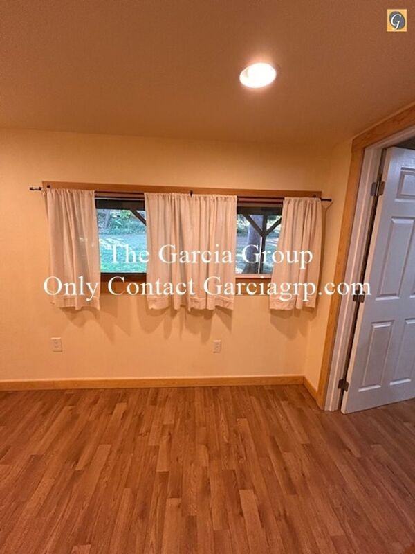 5804 Southeast Kellogg Creek Drive - Photo 7 of 11