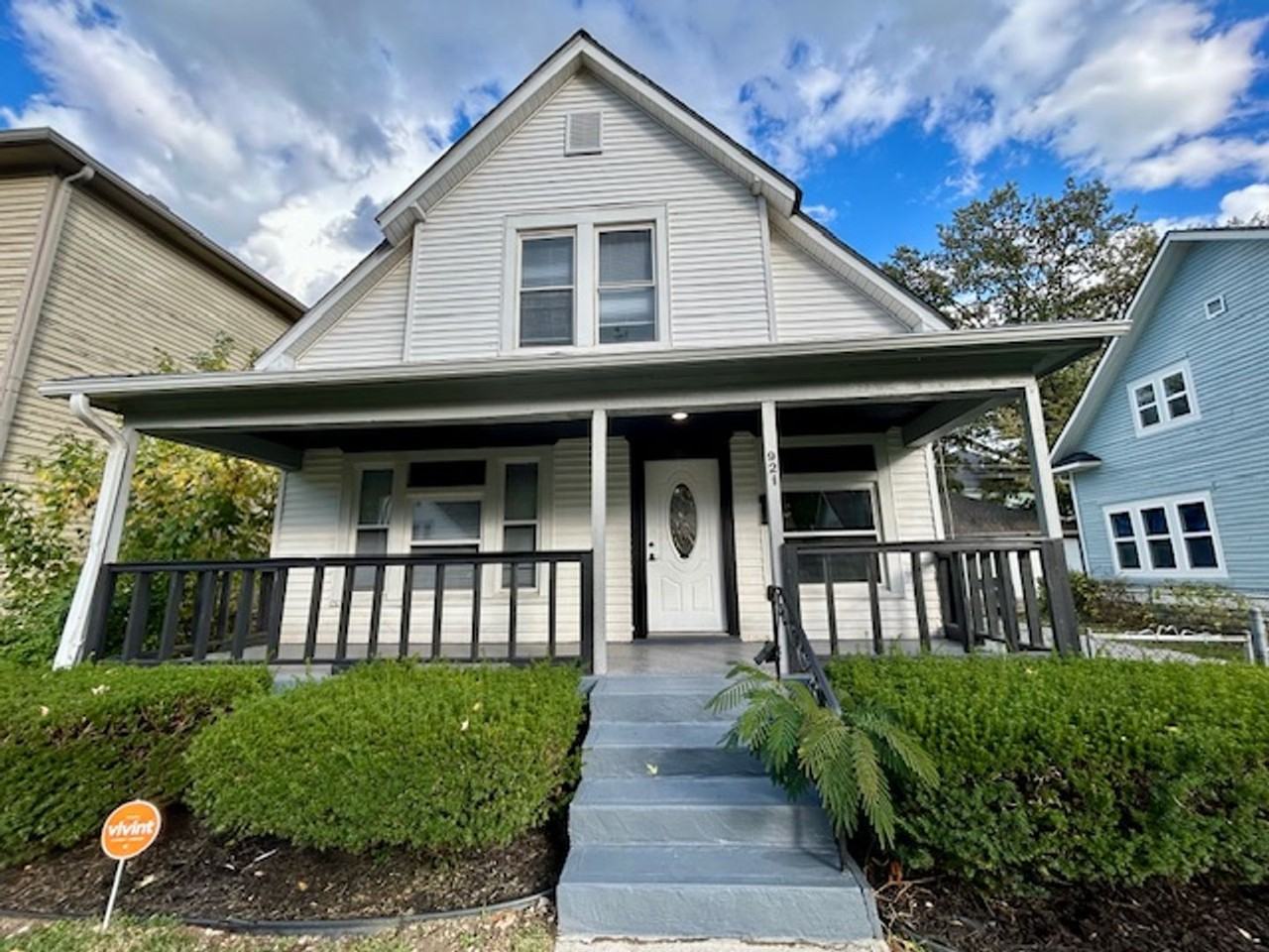 921 Tecumseh St - Photo 2 of 25