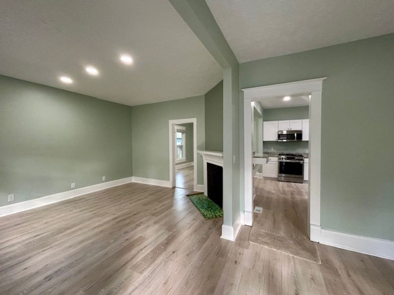 921 Tecumseh St - Photo 6 of 25