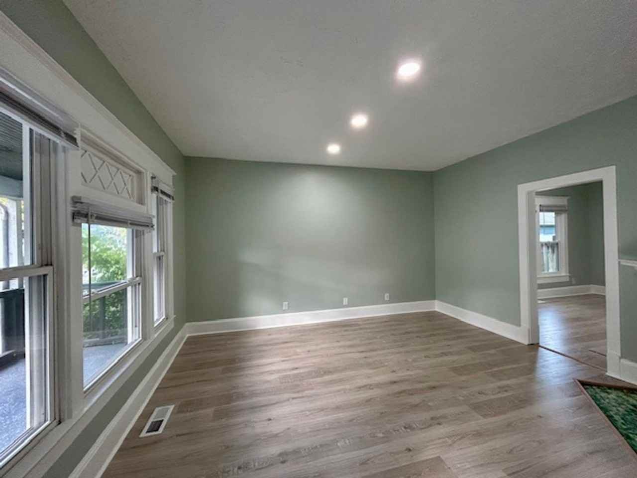 921 Tecumseh St - Photo 7 of 25