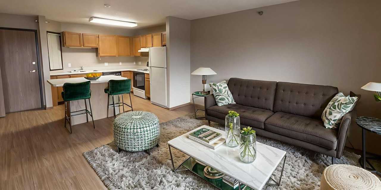 Gateway Apartments - Photo 4 of 24