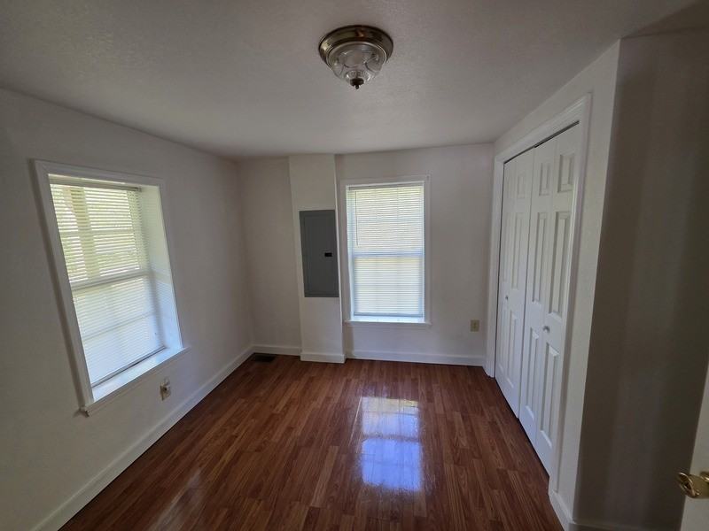 1404 Cumberland Ave - Photo 2 of 10