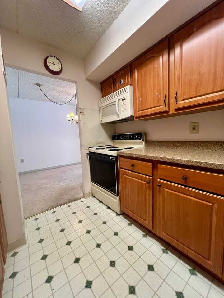 800 Avondale Rd #I2O - Photo 3 of 16