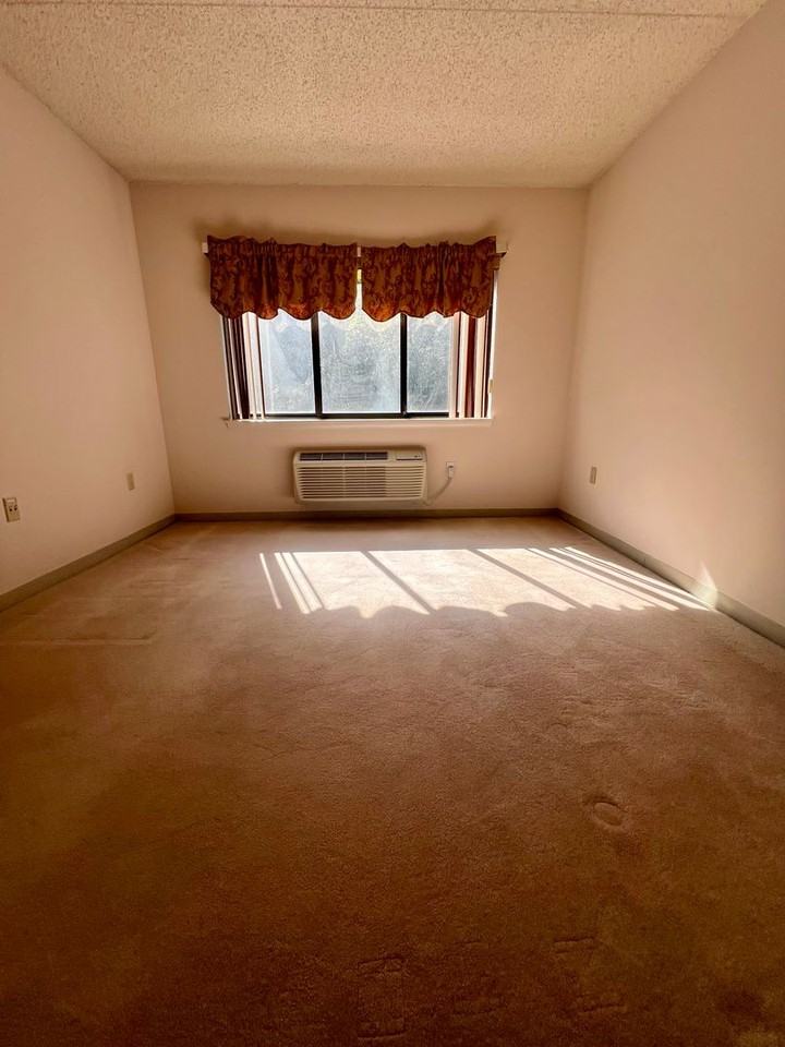 800 Avondale Rd #I2O - Photo 7 of 16