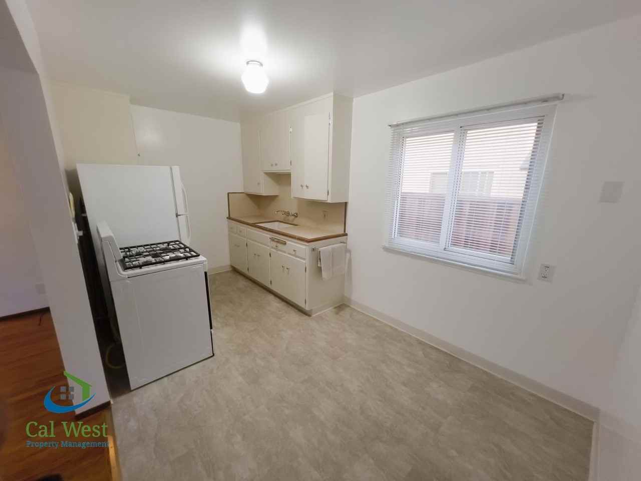 109 Duane St - Photo 7 of 16