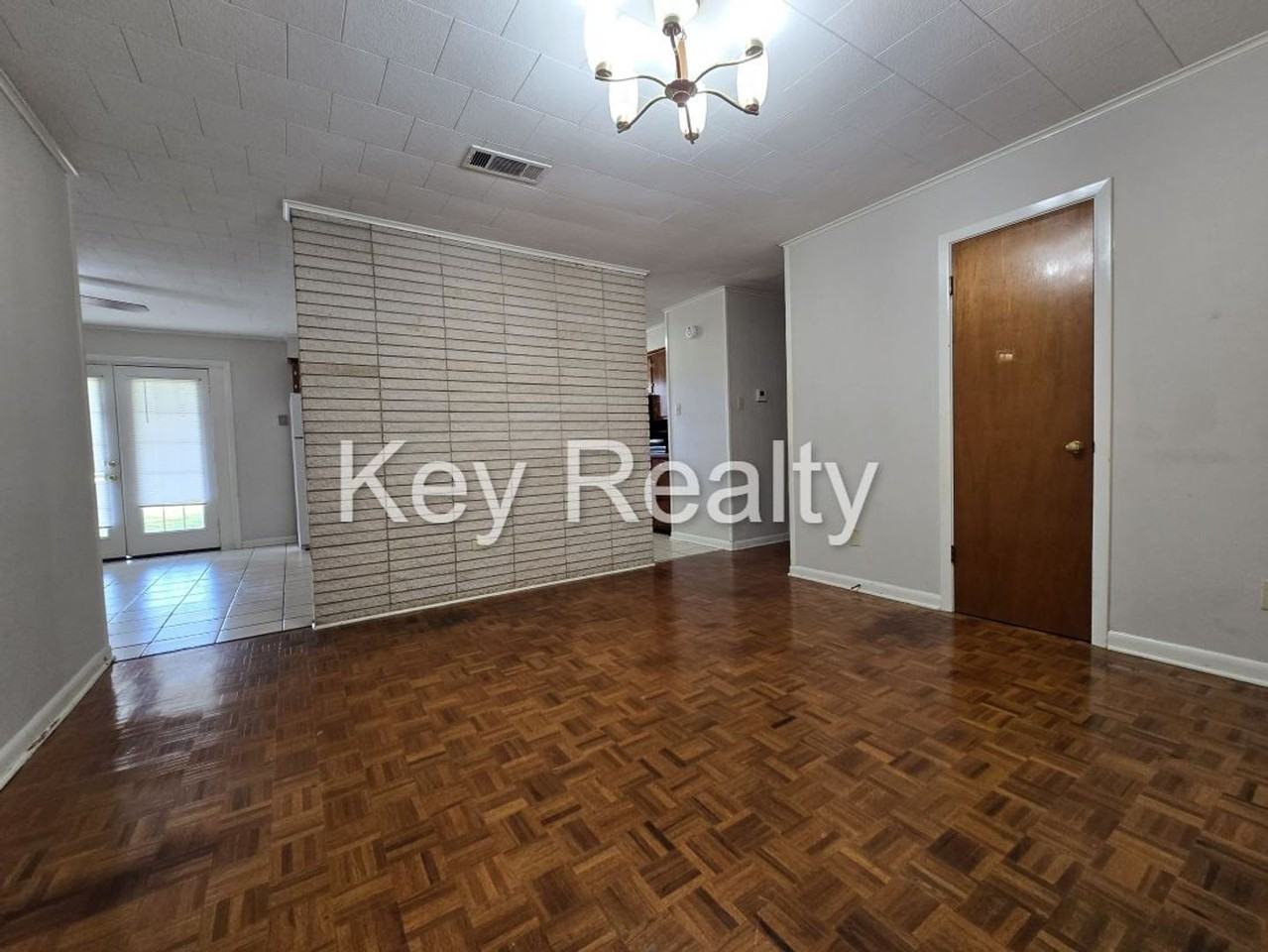 6108 Coco Dr - Photo 2 of 10
