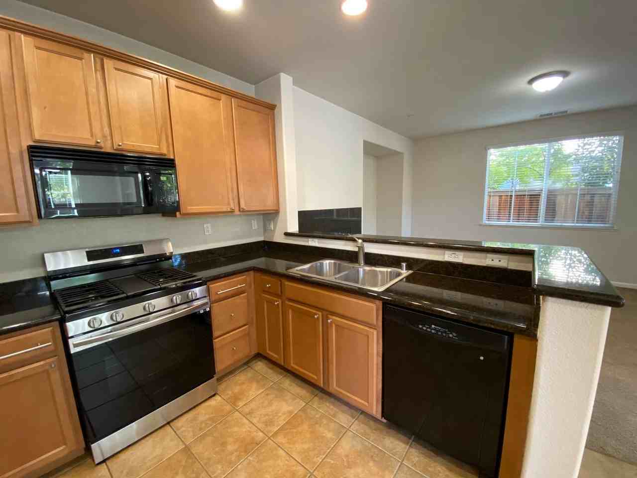 8461 Crystal Walk Cir - Photo 7 of 36