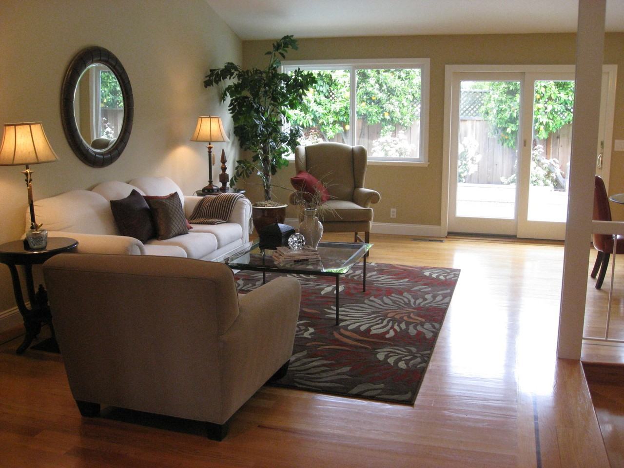 726 Rustic Ln - Photo 2 of 11