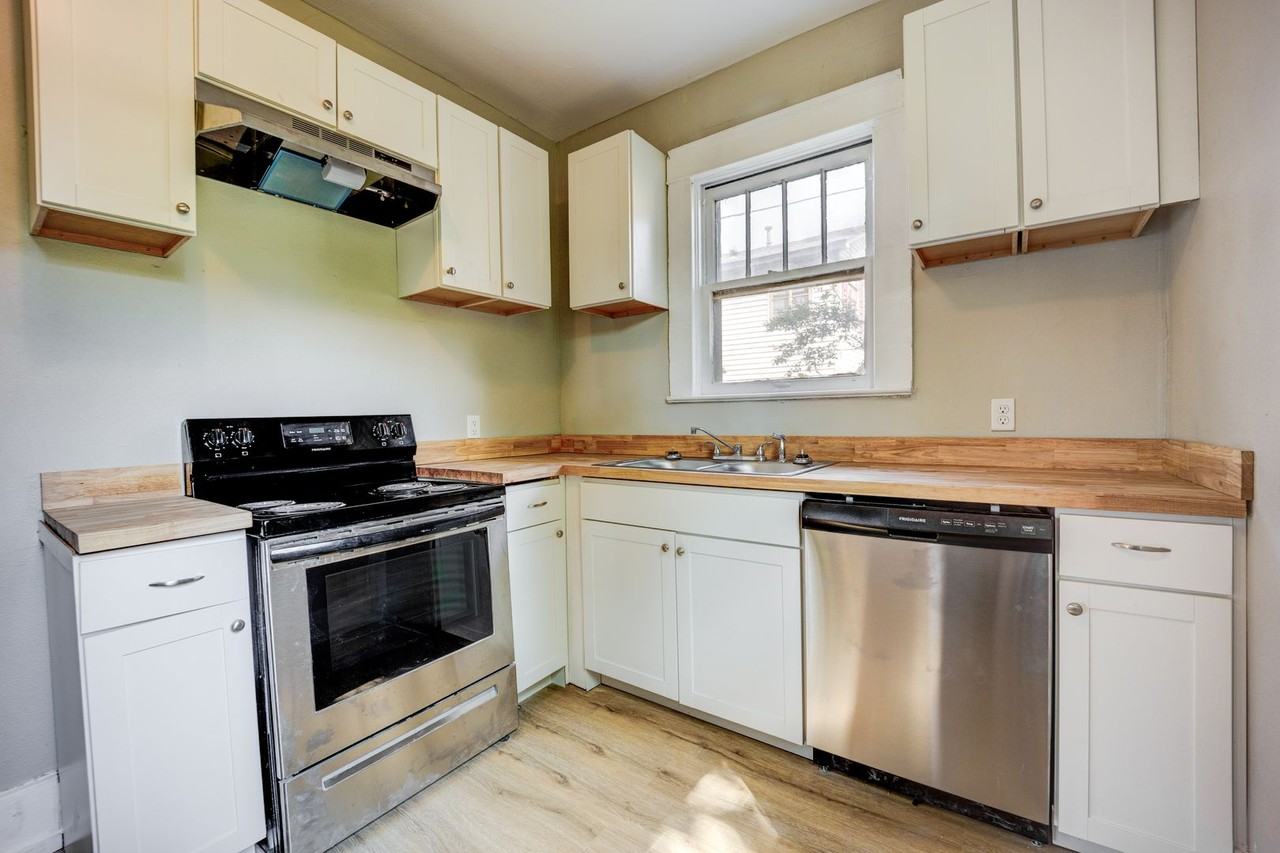 2014 North E Street - Photo 2 of 13