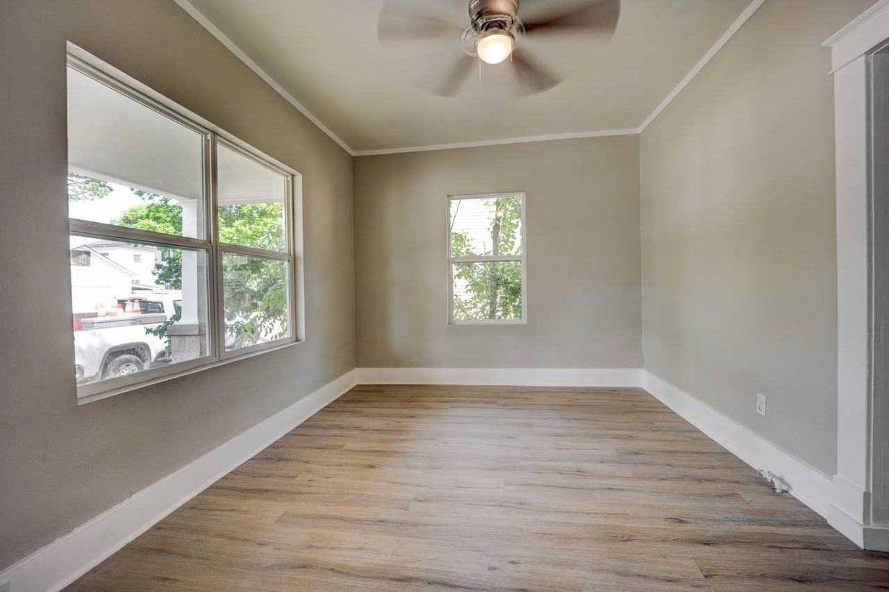 2014 North E Street - Photo 3 of 13