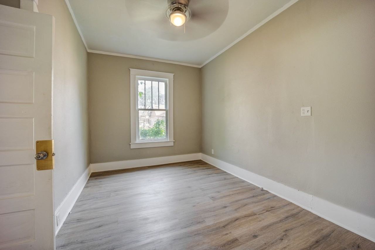 2014 North E Street - Photo 6 of 13