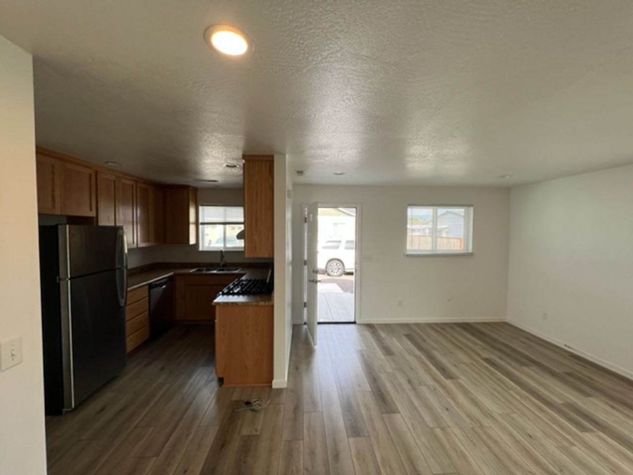 1100 Garfield Street - Photo 5 of 10