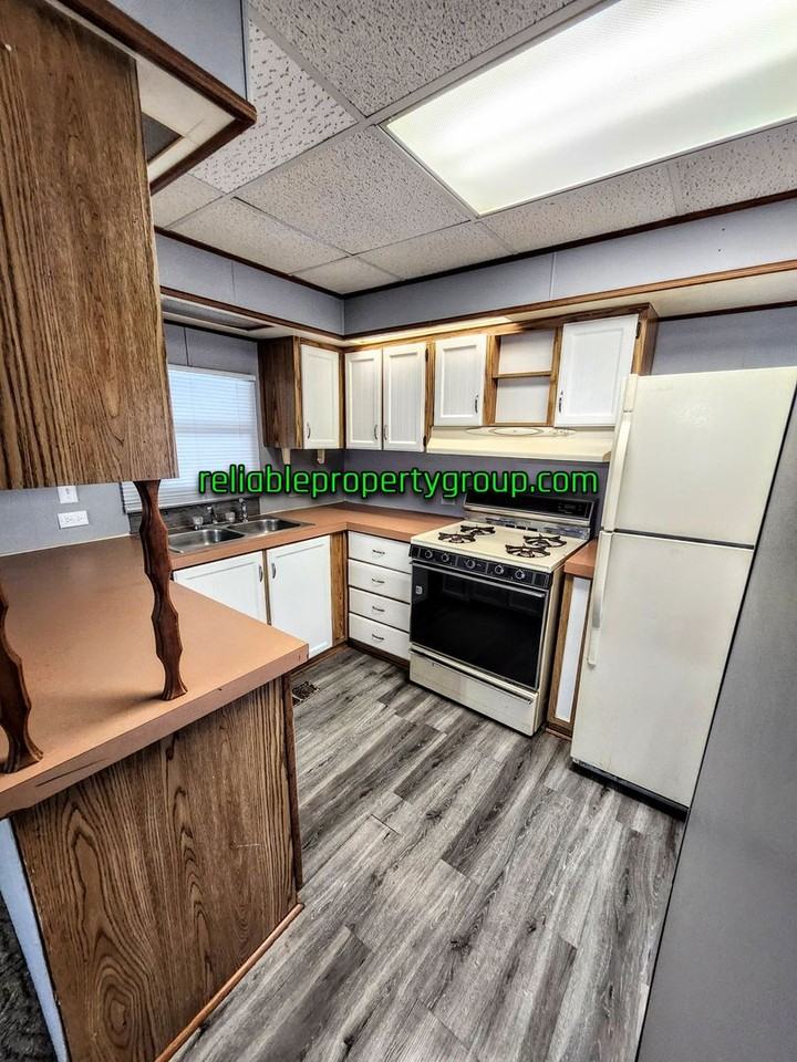 14 Holiday Park - Photo 4 of 11