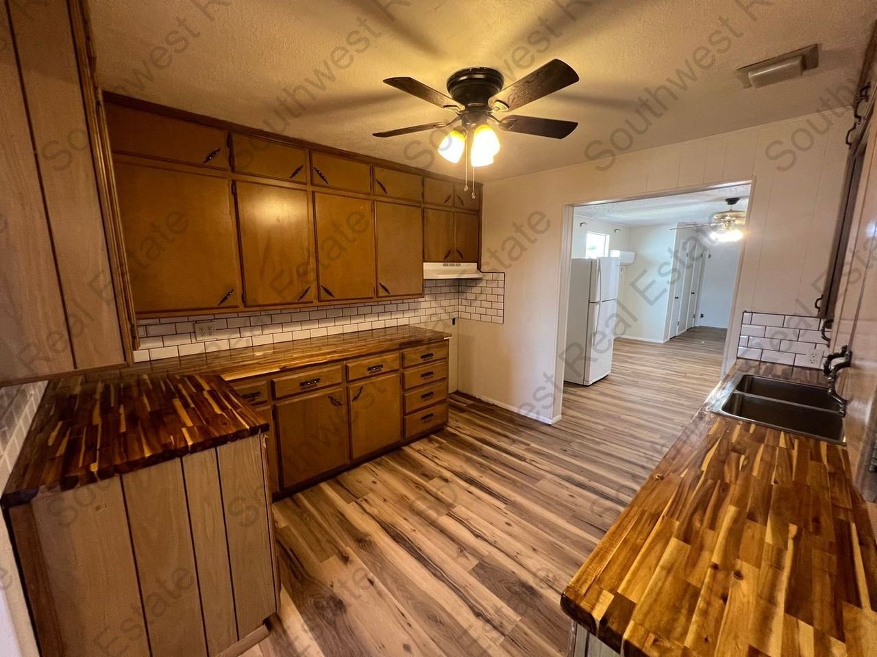 505 N Lamar St - Photo 2 of 23