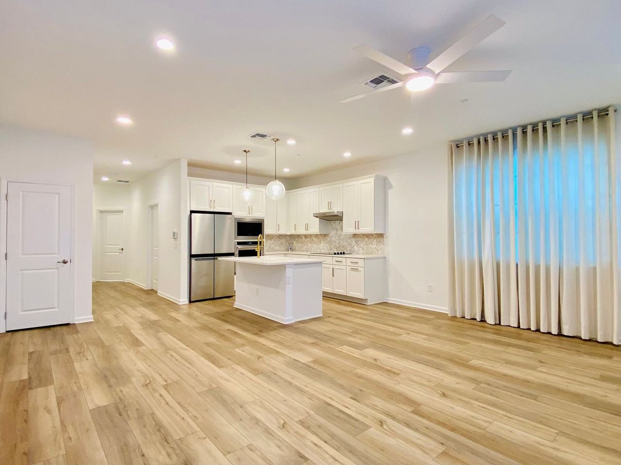 1577 Pinecliff Drive - Photo 2 of 39