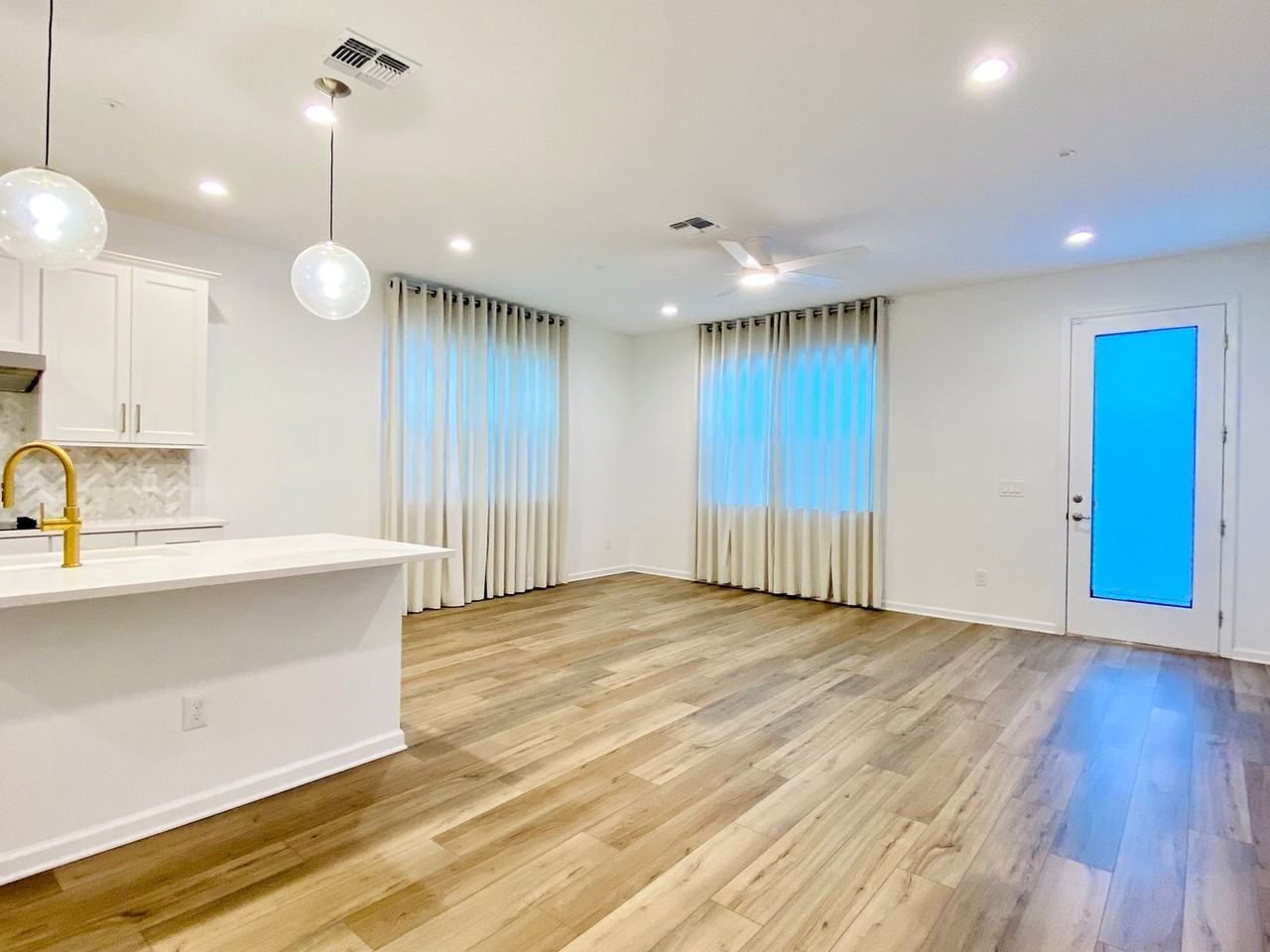 1577 Pinecliff Drive - Photo 4 of 39