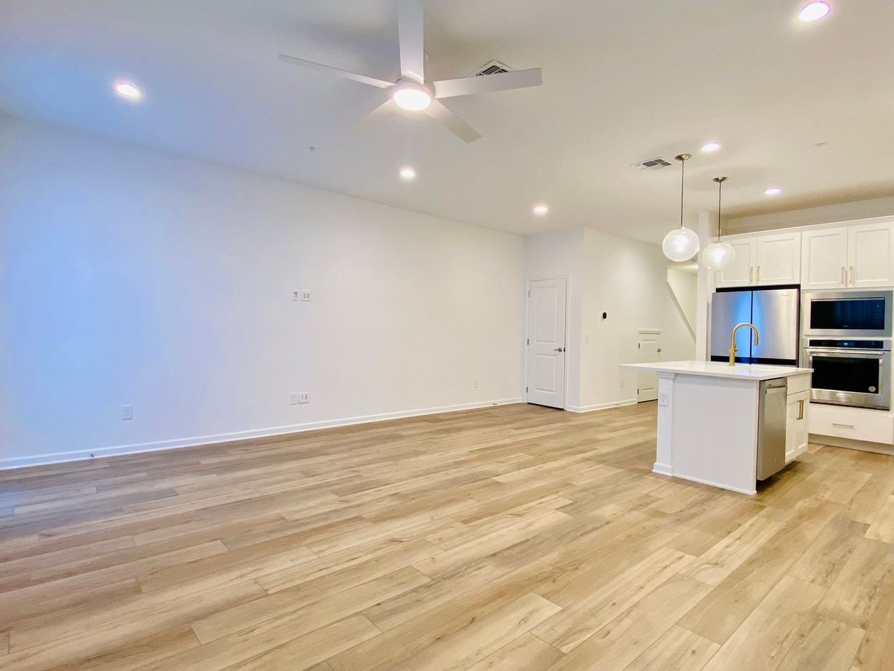 1577 Pinecliff Drive - Photo 5 of 39