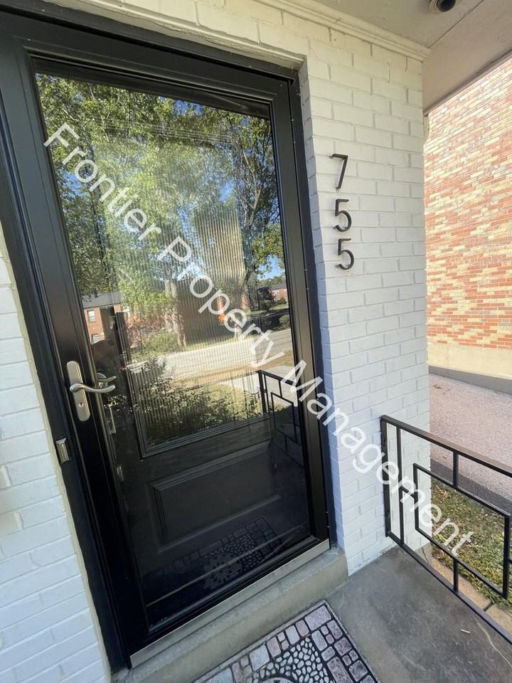 755 Lepere Ave - Photo 2 of 20