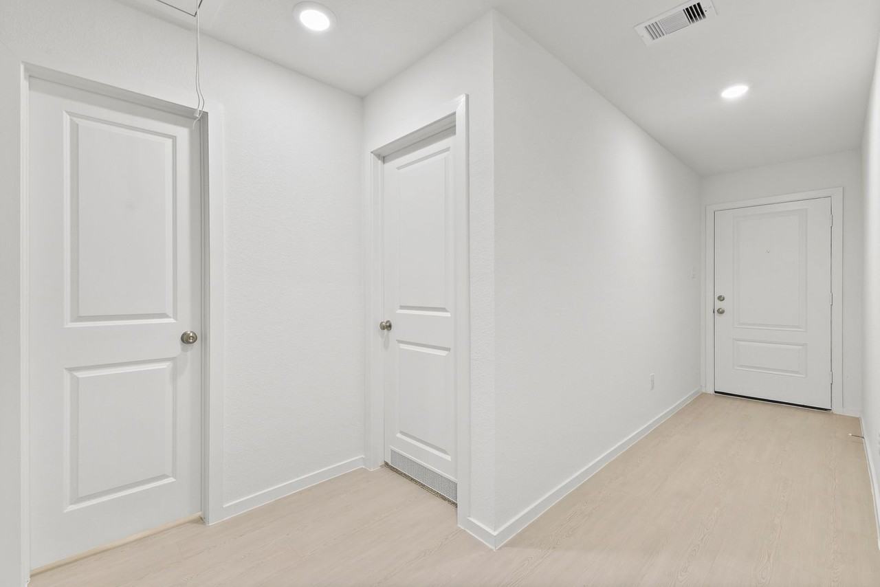 249 Douglas Hills Dr - Photo 4 of 27