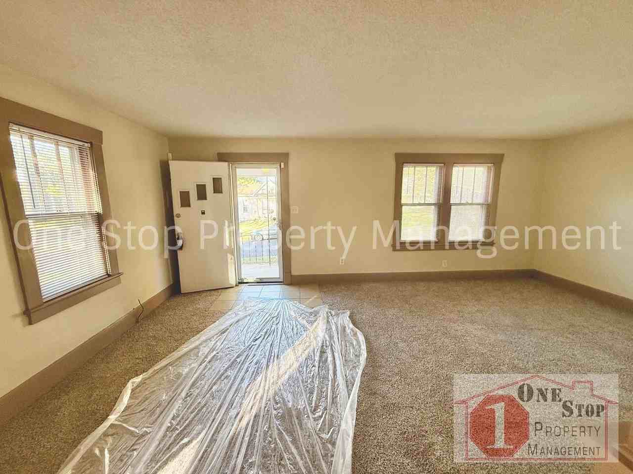 1013 S Cottage St - Photo 2 of 20