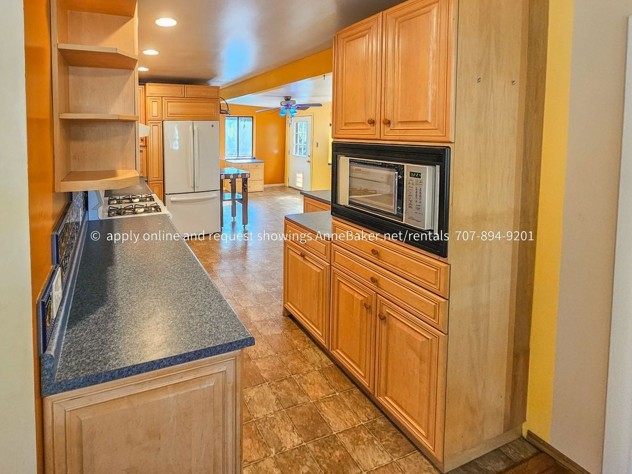 2 Haselden Dr - Photo 5 of 50