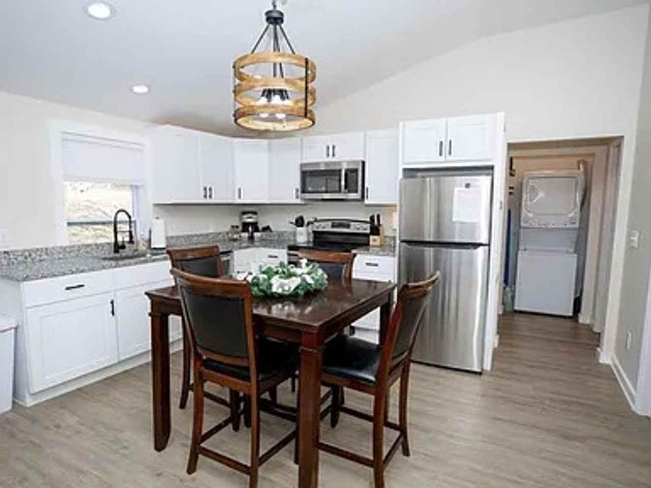 703 North D Street - Photo 4 of 8