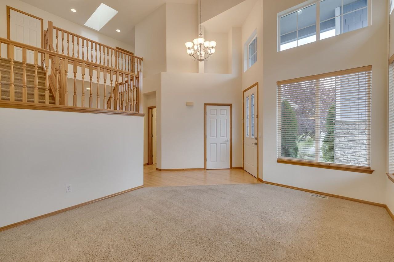 3232 171st Place Southeast - Photo 5 of 30