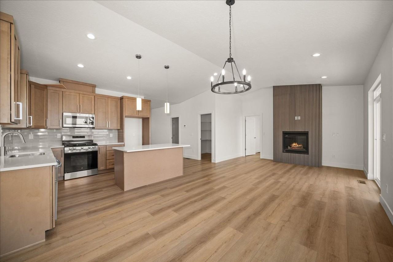 4233 W Tolliver Ct - Photo 7 of 42