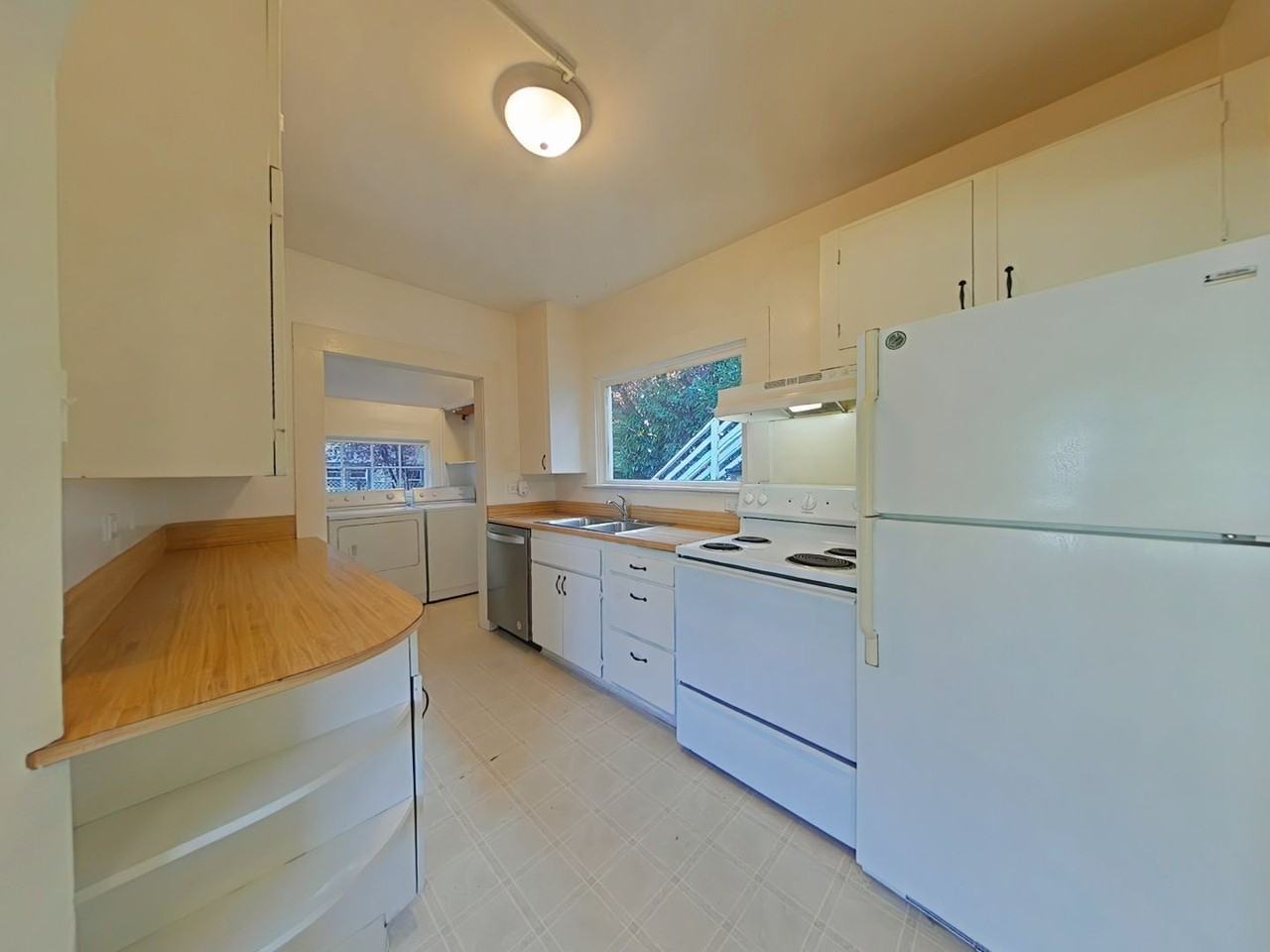 247 Nw 11th St - Photo 5 of 14