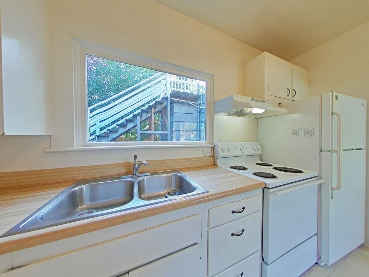 247 Nw 11th St - Photo 6 of 14