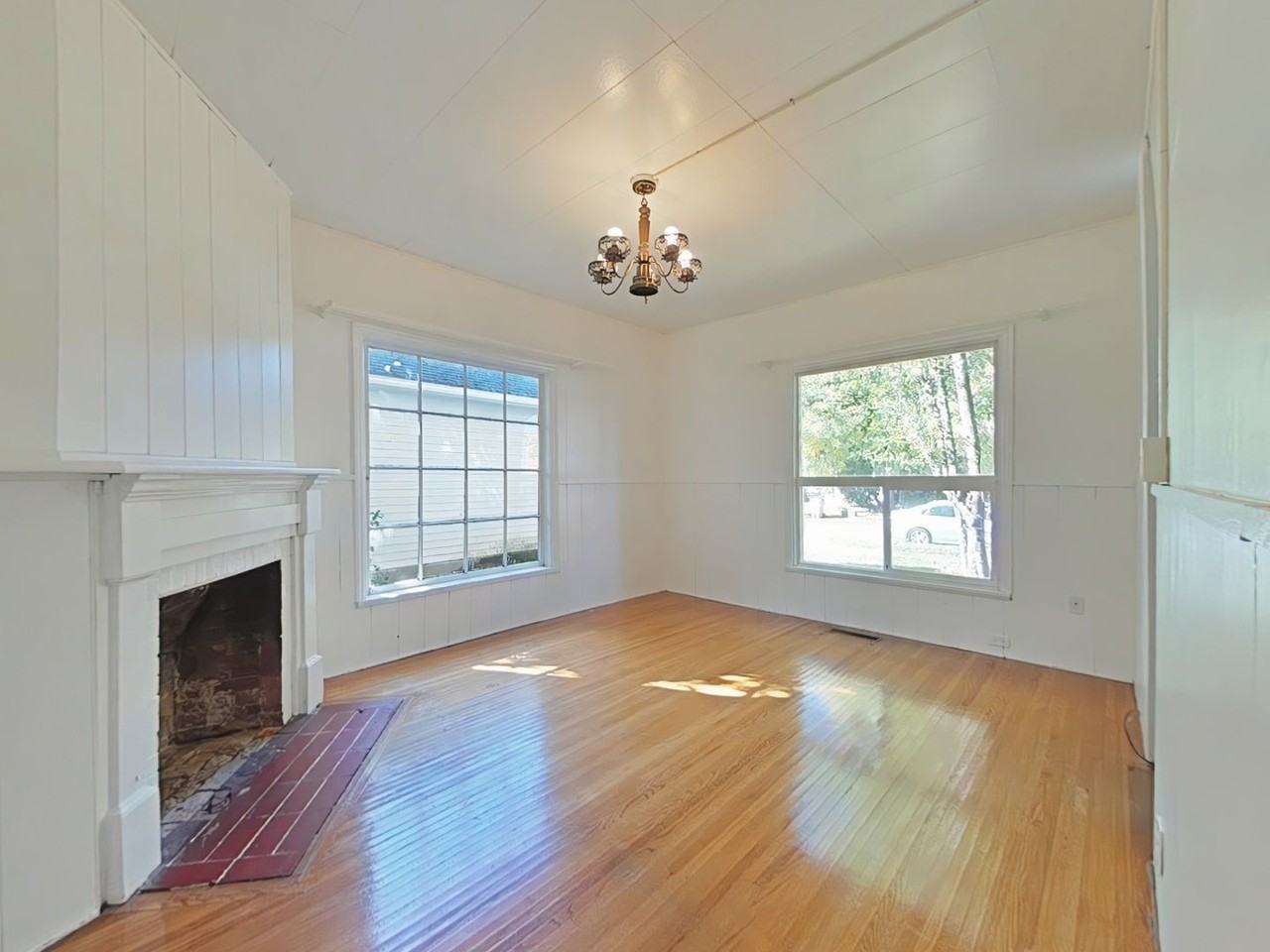 247 Nw 11th St - Photo 7 of 14