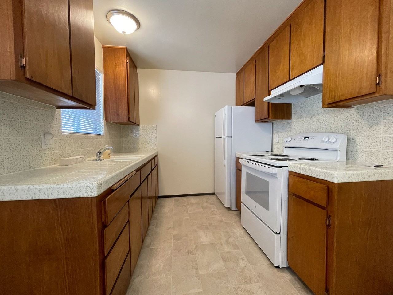 622 Commercial Ave #3 - Photo 5 of 13