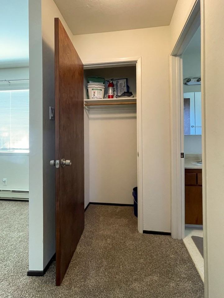 622 Commercial Ave #3 - Photo 7 of 13