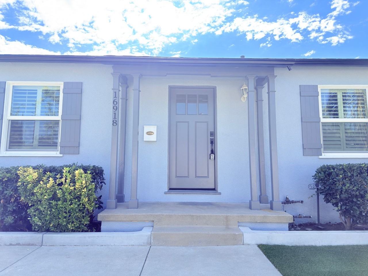 16918 Schoolcraft Street - Photo 3 of 22